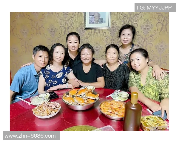 幸福满满的一家人库嫂分享全家福照甜蜜瞬间温馨满溢 幸福满满的一家人库嫂分享全家福照甜蜜瞬间温馨满溢