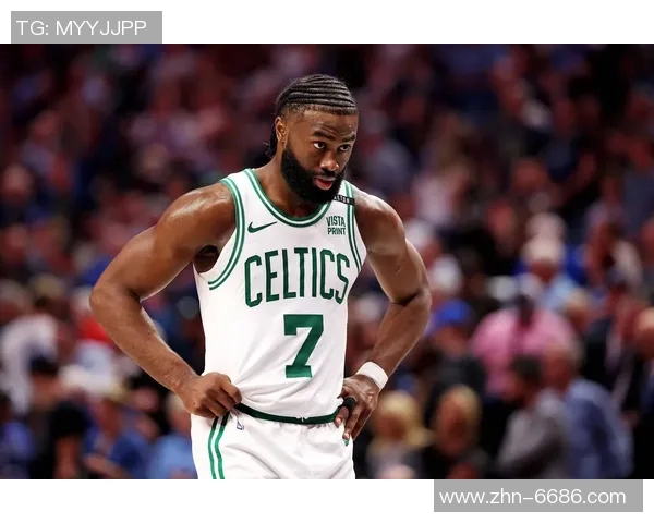 周最佳提名名单揭晓里夫斯亚历山大爱德华兹杰伦布朗等球星争夺荣誉